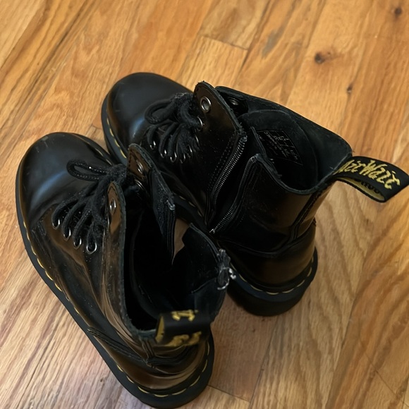 COPY - DR. MARTENS Jadon Womens Platform Boots - Picture 7 of 8